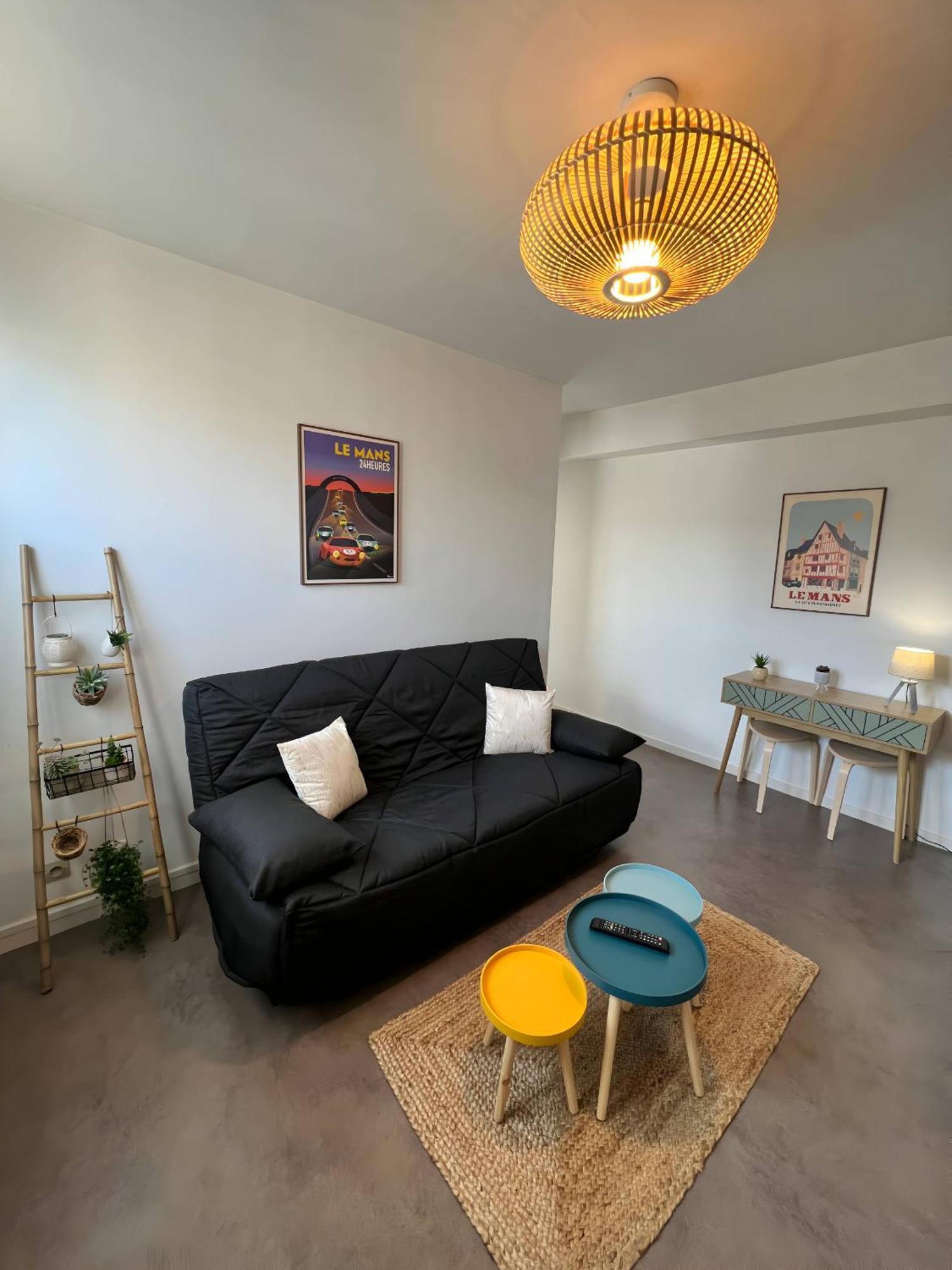 L'Univers - Wifi - Tram - Reve Au Mans Apartment เลอม็องส์ ภายนอก รูปภาพ