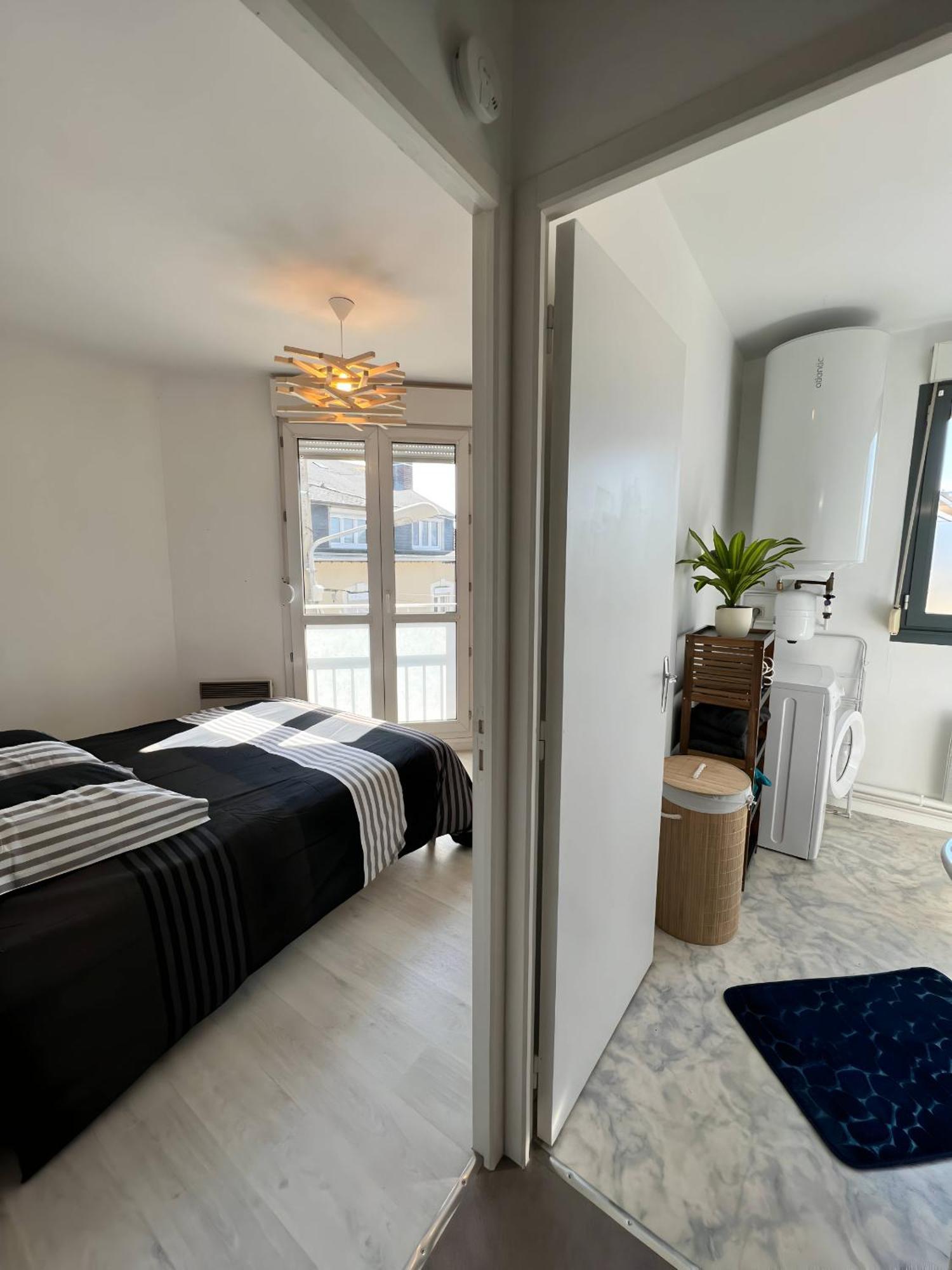 L'Univers - Wifi - Tram - Reve Au Mans Apartment เลอม็องส์ ภายนอก รูปภาพ
