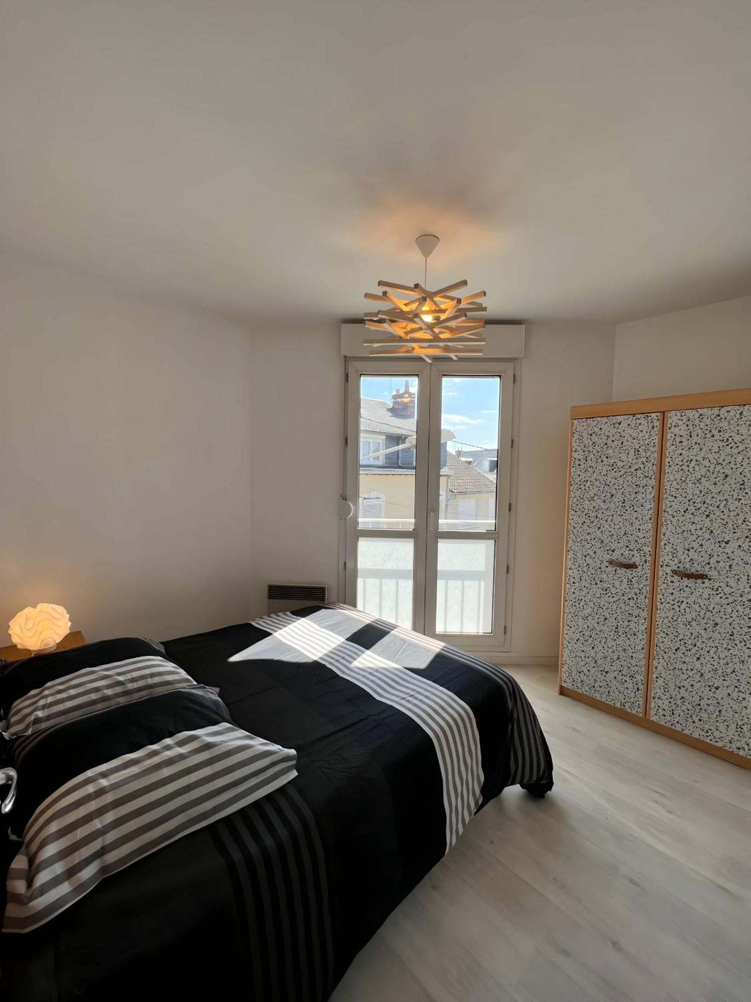 L'Univers - Wifi - Tram - Reve Au Mans Apartment เลอม็องส์ ภายนอก รูปภาพ